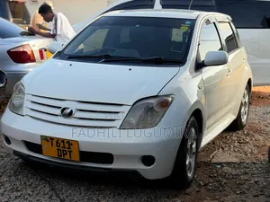 Toyota IST 2005 White