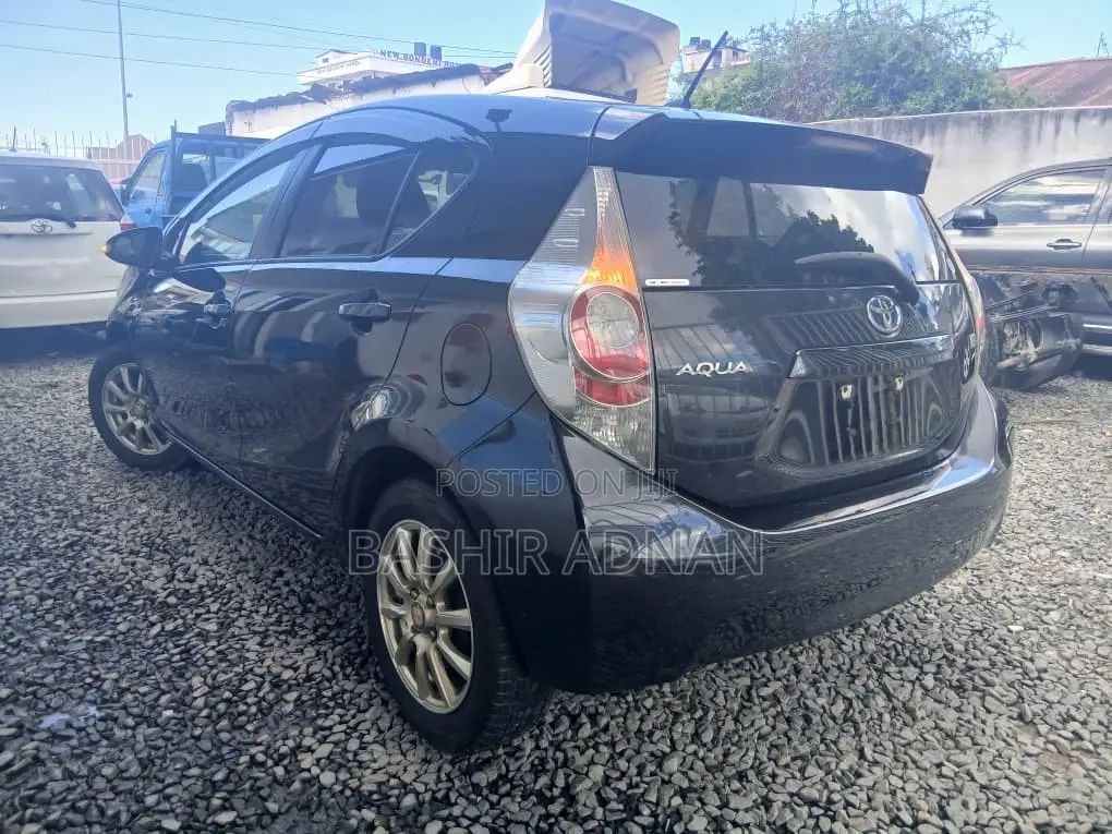 Toyota Aqua 2014 Black