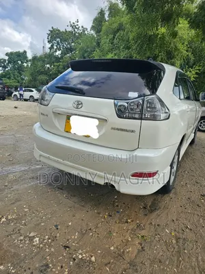 Toyota Harrier 2005 White