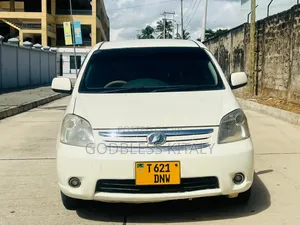 Toyota Raum 1.5 AWD 2003 Off white