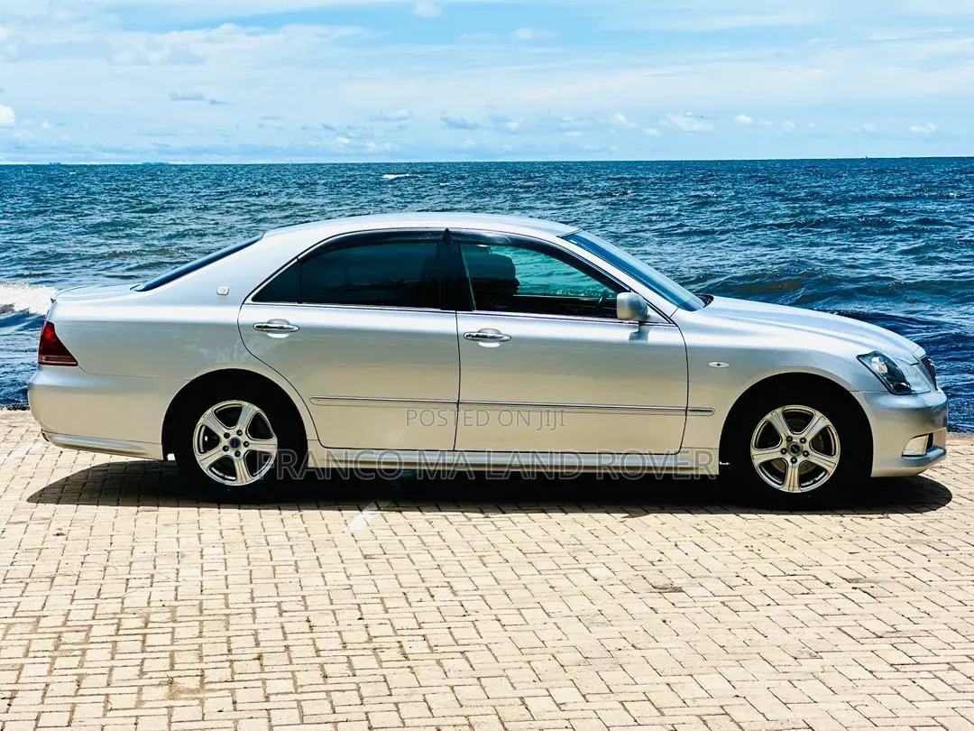Toyota Crown 2004 Silver