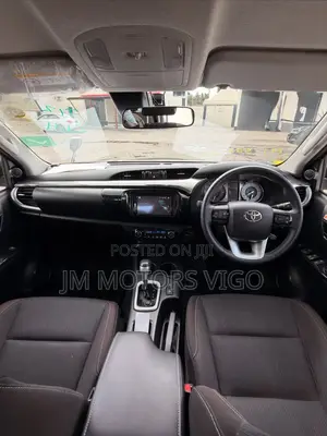 Toyota Hilux 2021 Gray