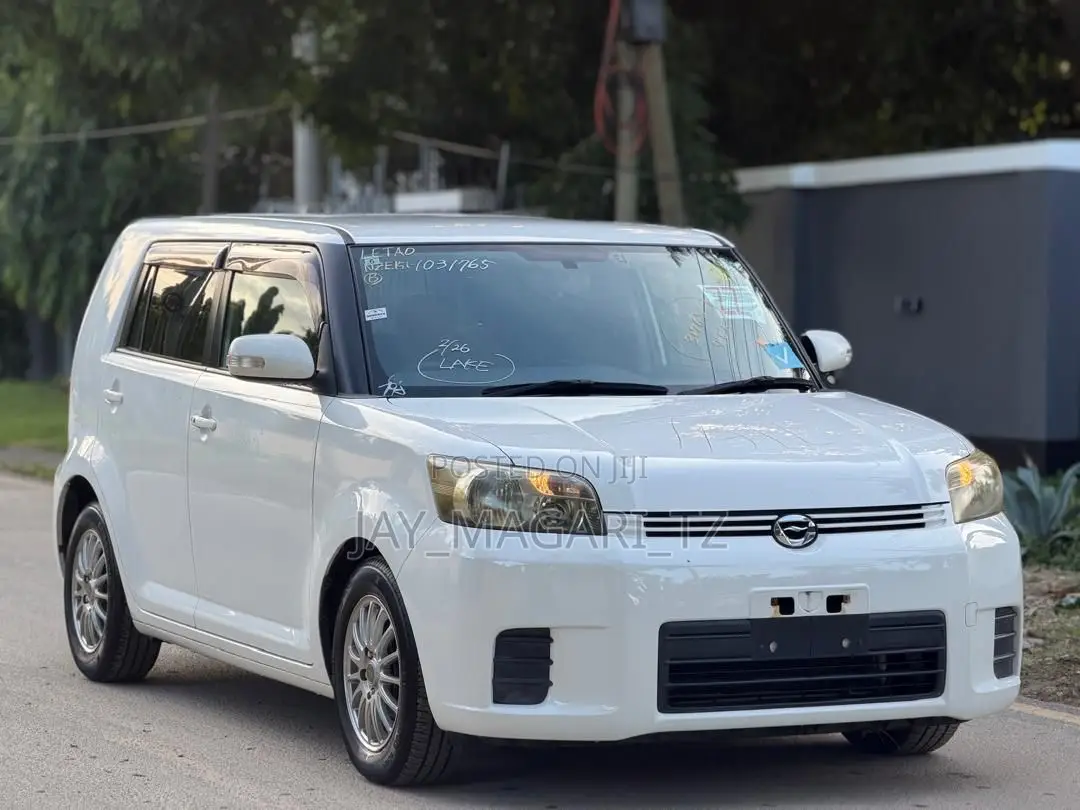 Toyota Corolla Rumion 2008 White