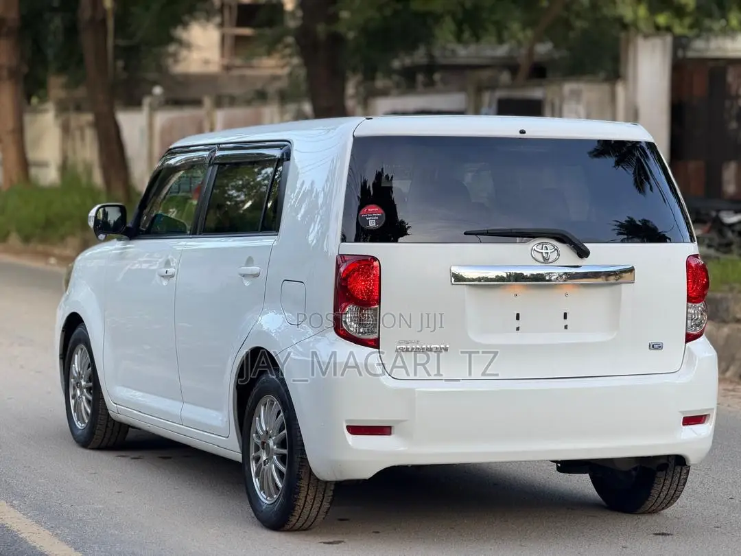 Toyota Corolla Rumion 2008 White