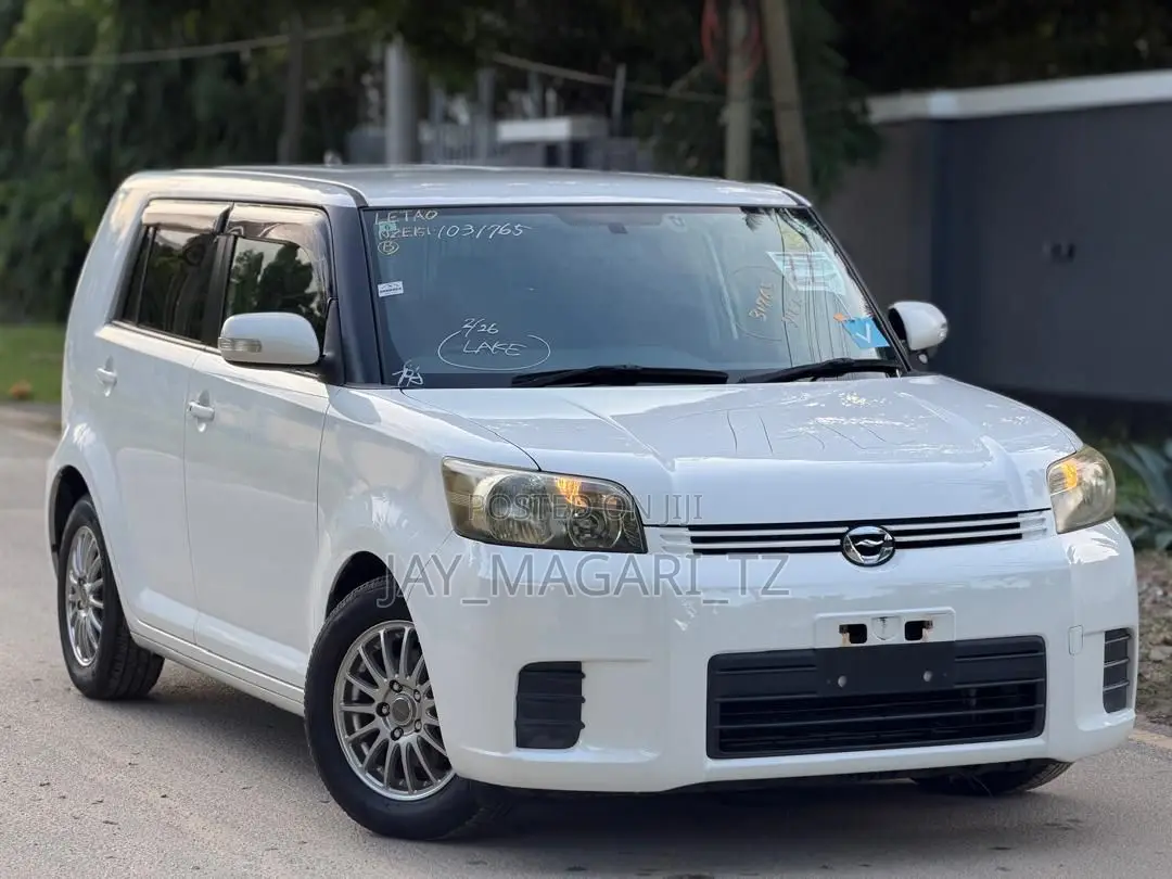 Toyota Corolla Rumion 2008 White