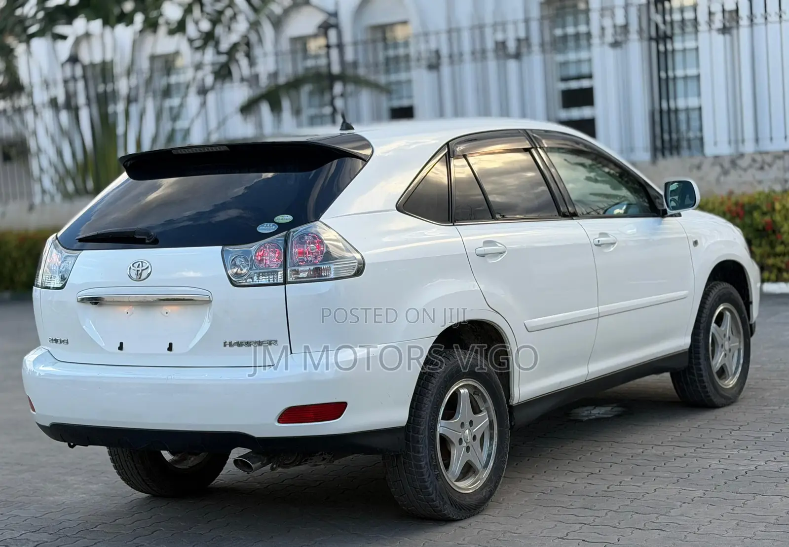 Toyota Harrier 2005 White