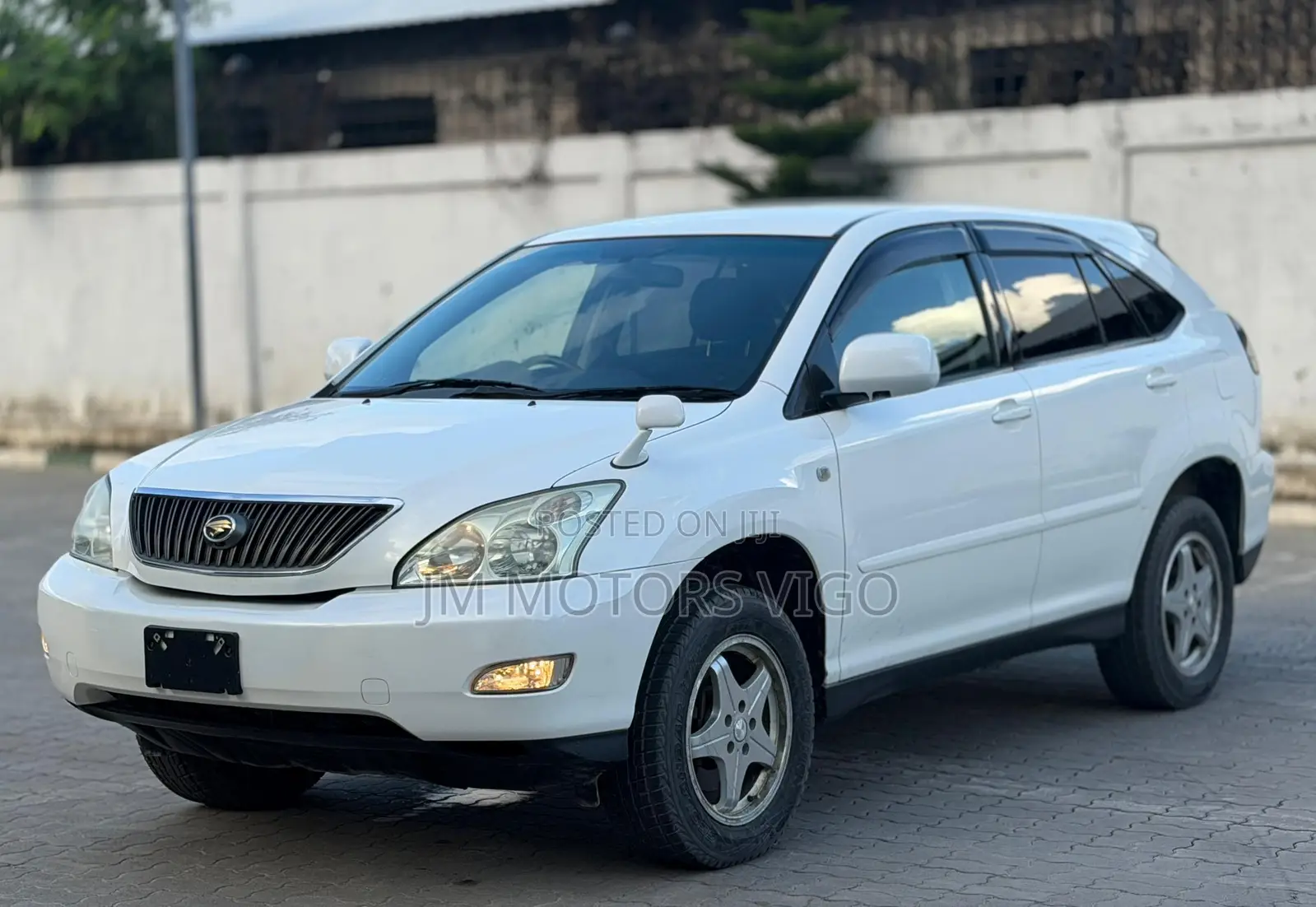 Toyota Harrier 2005 White