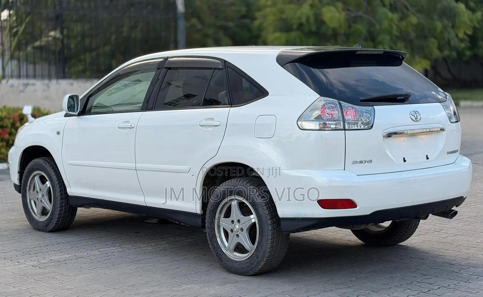 Toyota Harrier 2005 White