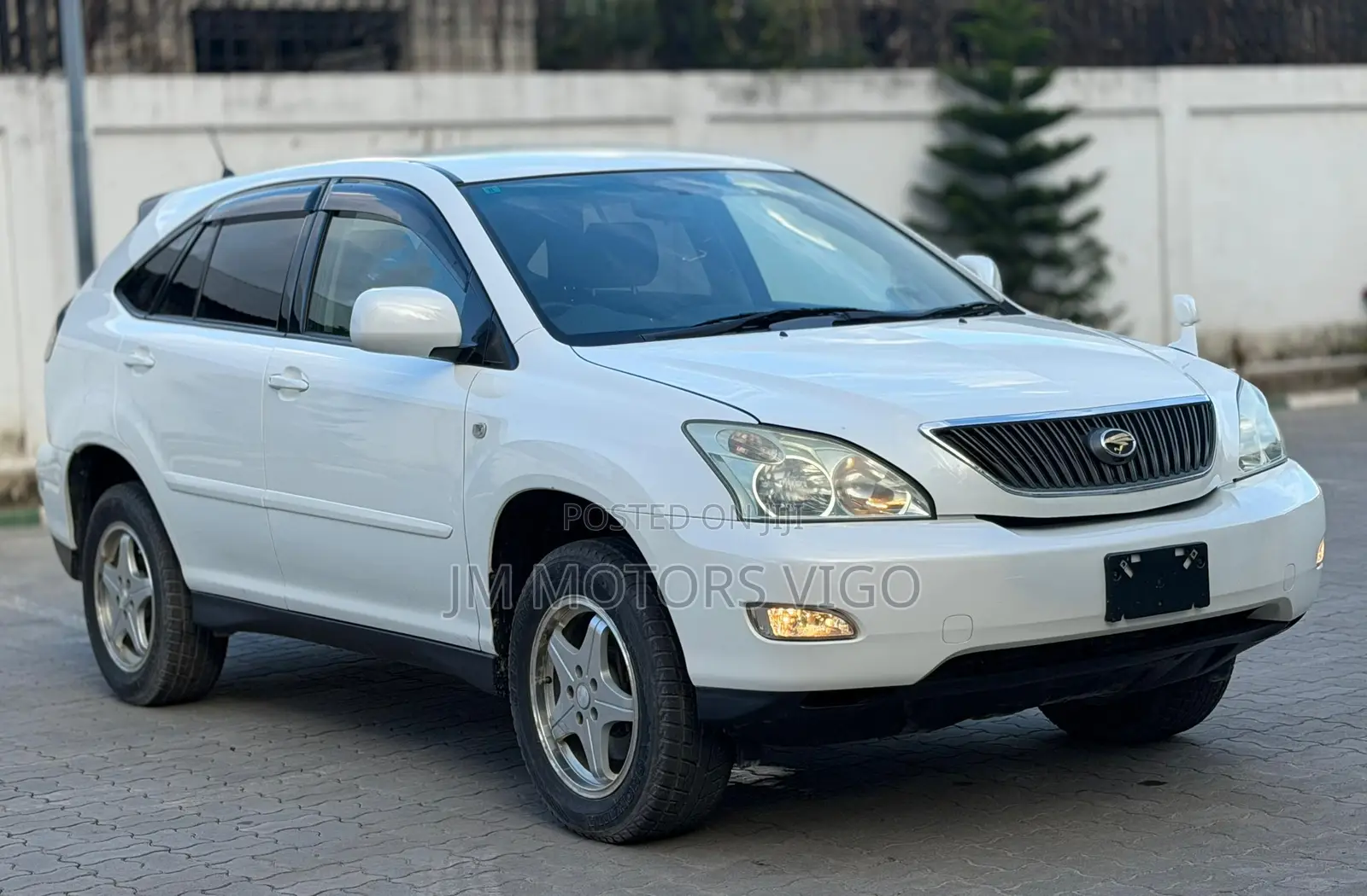 Toyota Harrier 2005 White