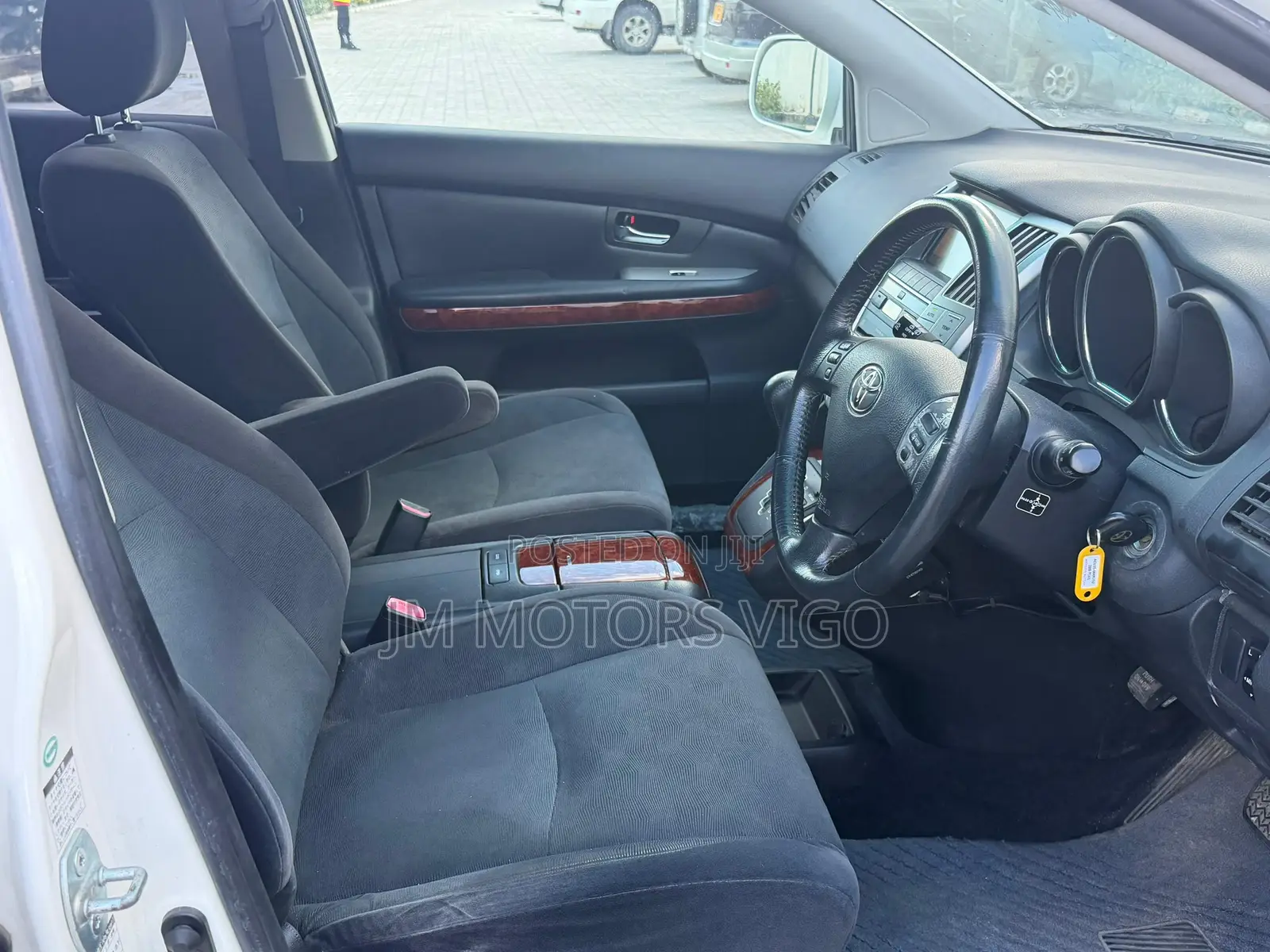 Toyota Harrier 2005 White