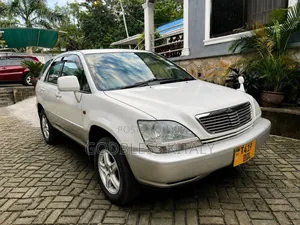 Toyota Harrier 2.2 16V 2002 White