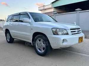 Toyota Kluger 2004 White