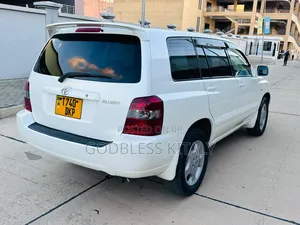 Toyota Kluger 2004 White