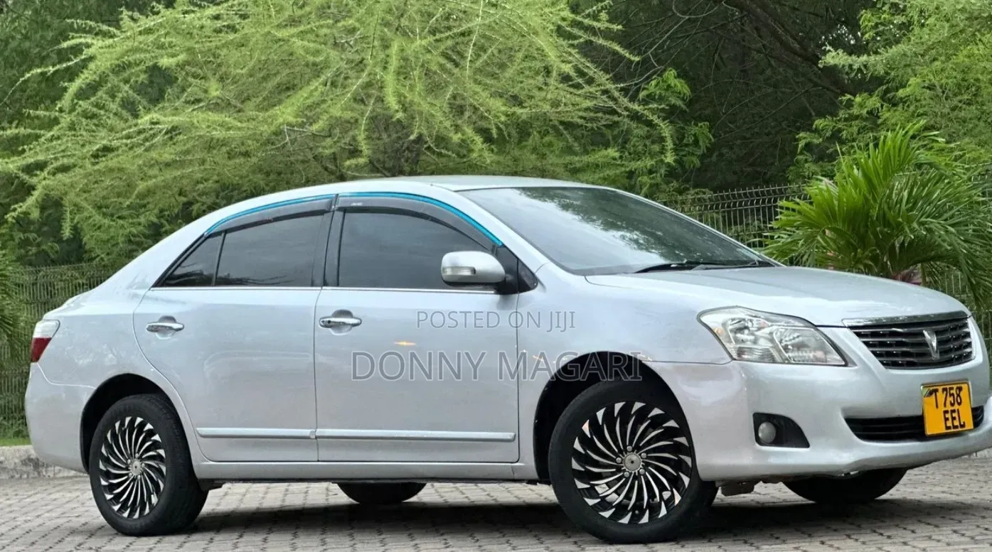 Toyota Premio 2010 Silver