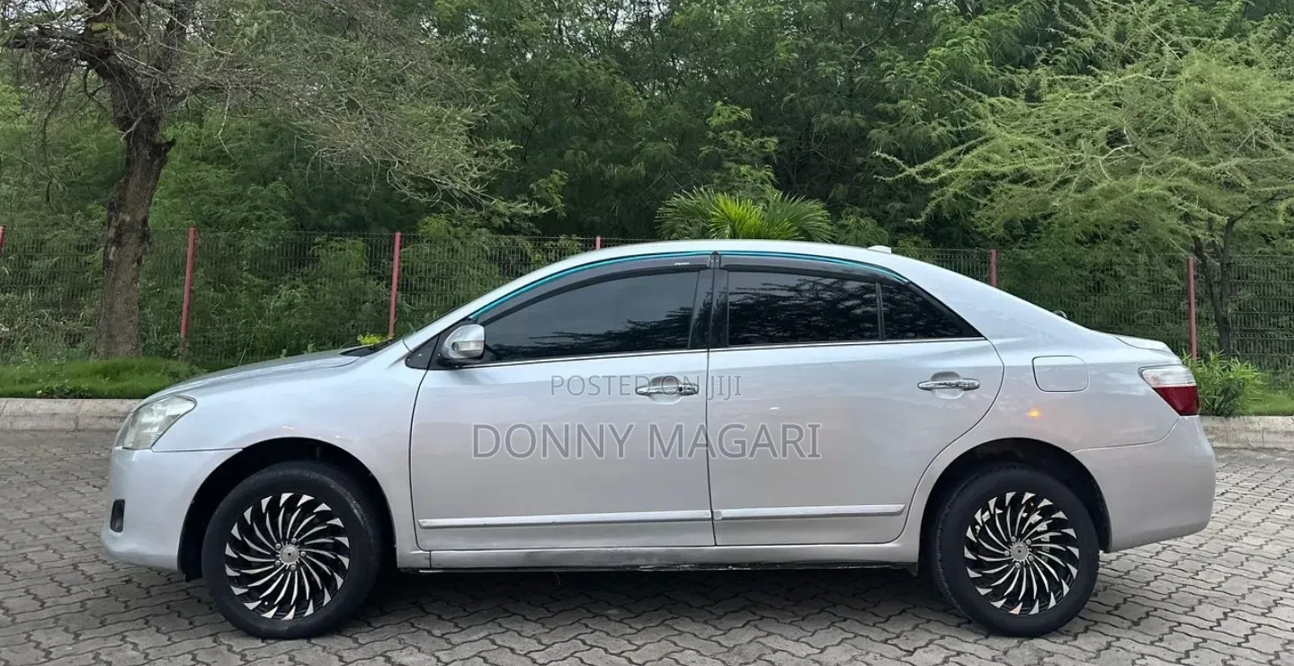 Toyota Premio 2010 Silver