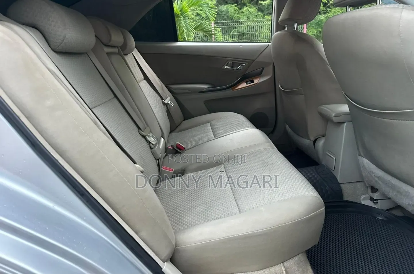 Toyota Premio 2010 Silver