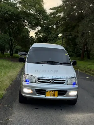 Toyota Noah 2002 Silver