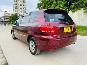 Toyota Ipsum 2004 Red
