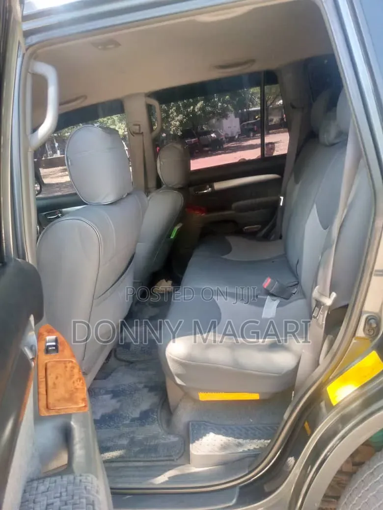 Toyota Land Cruiser Prado 2006 Gray