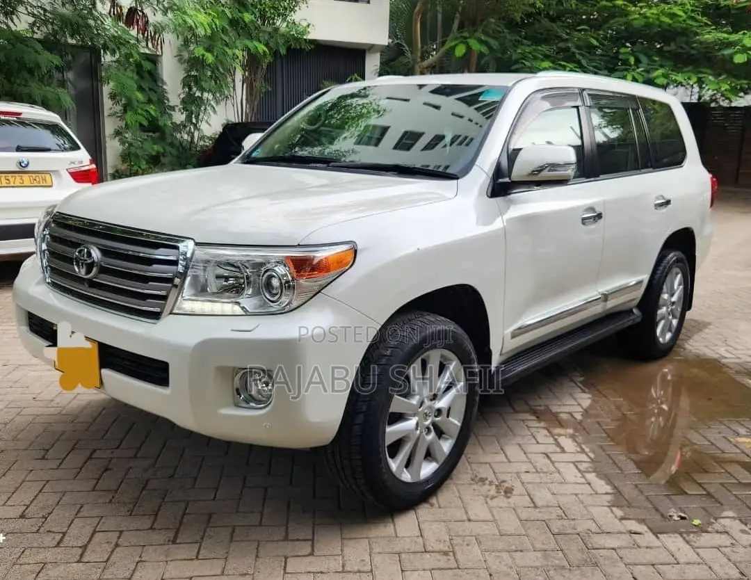 Toyota Land Cruiser 4.6 V8 ZX 2012 White