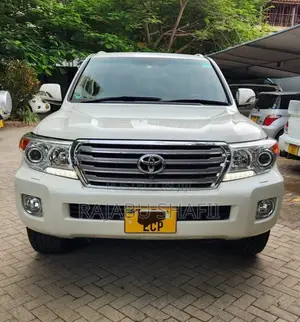 Toyota Land Cruiser 4.6 V8 ZX 2012 White