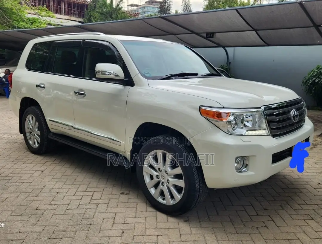 Toyota Land Cruiser 4.6 V8 ZX 2012 White