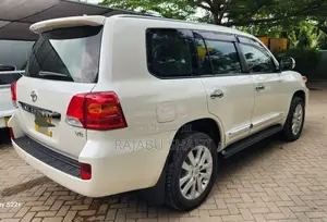Toyota Land Cruiser 4.6 V8 ZX 2012 White