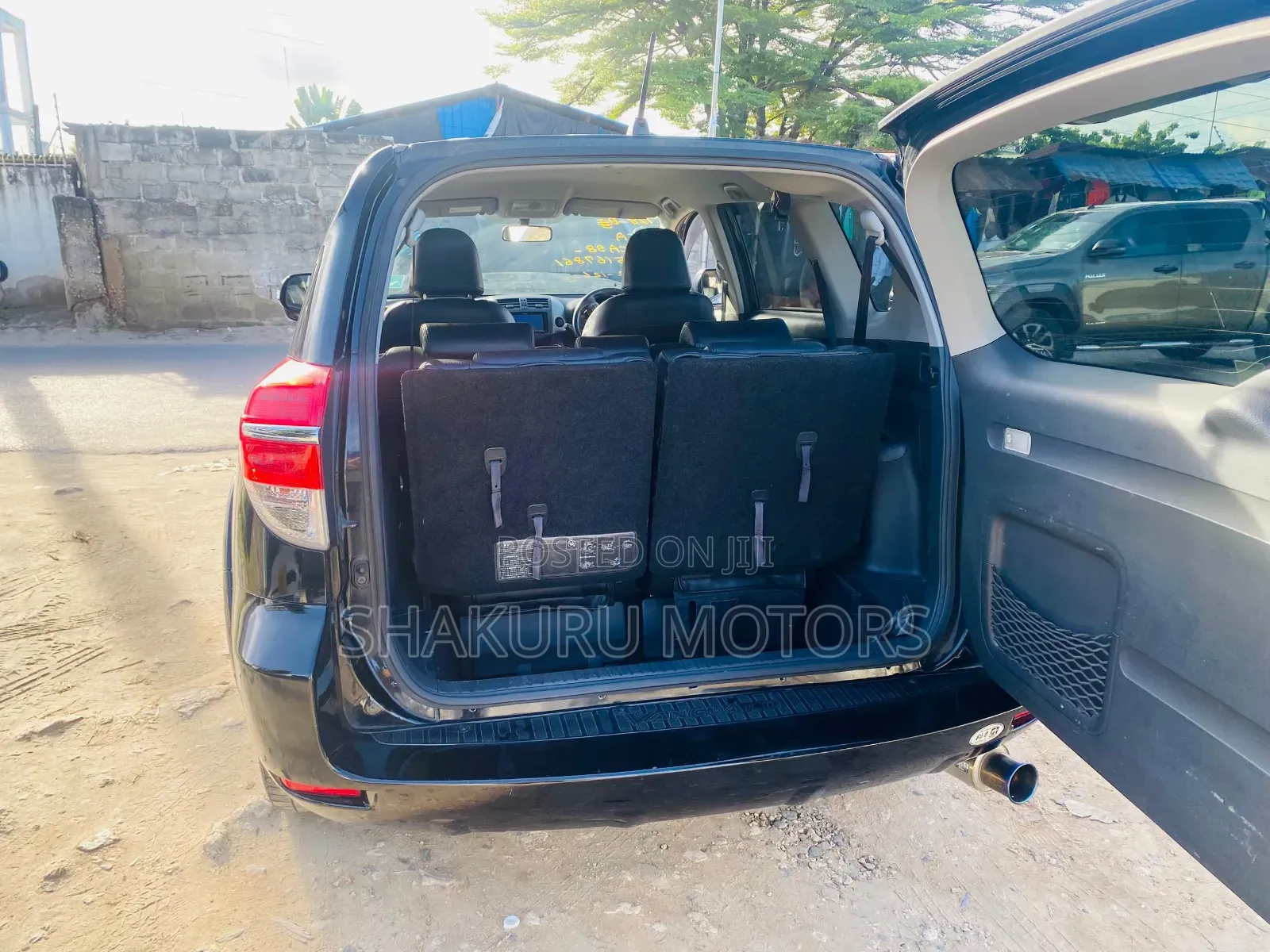 Toyota Vanguard 2010 Black