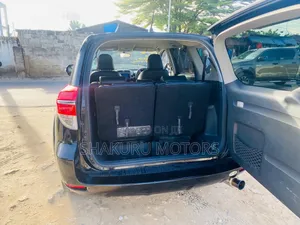 Toyota Vanguard 2010 Black