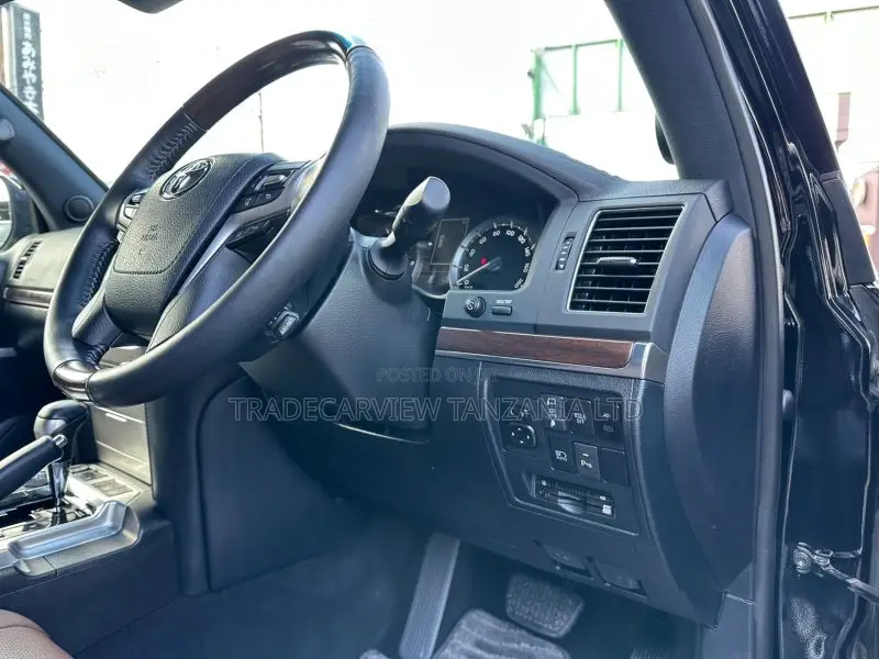 Toyota Land Cruiser 2021 Black