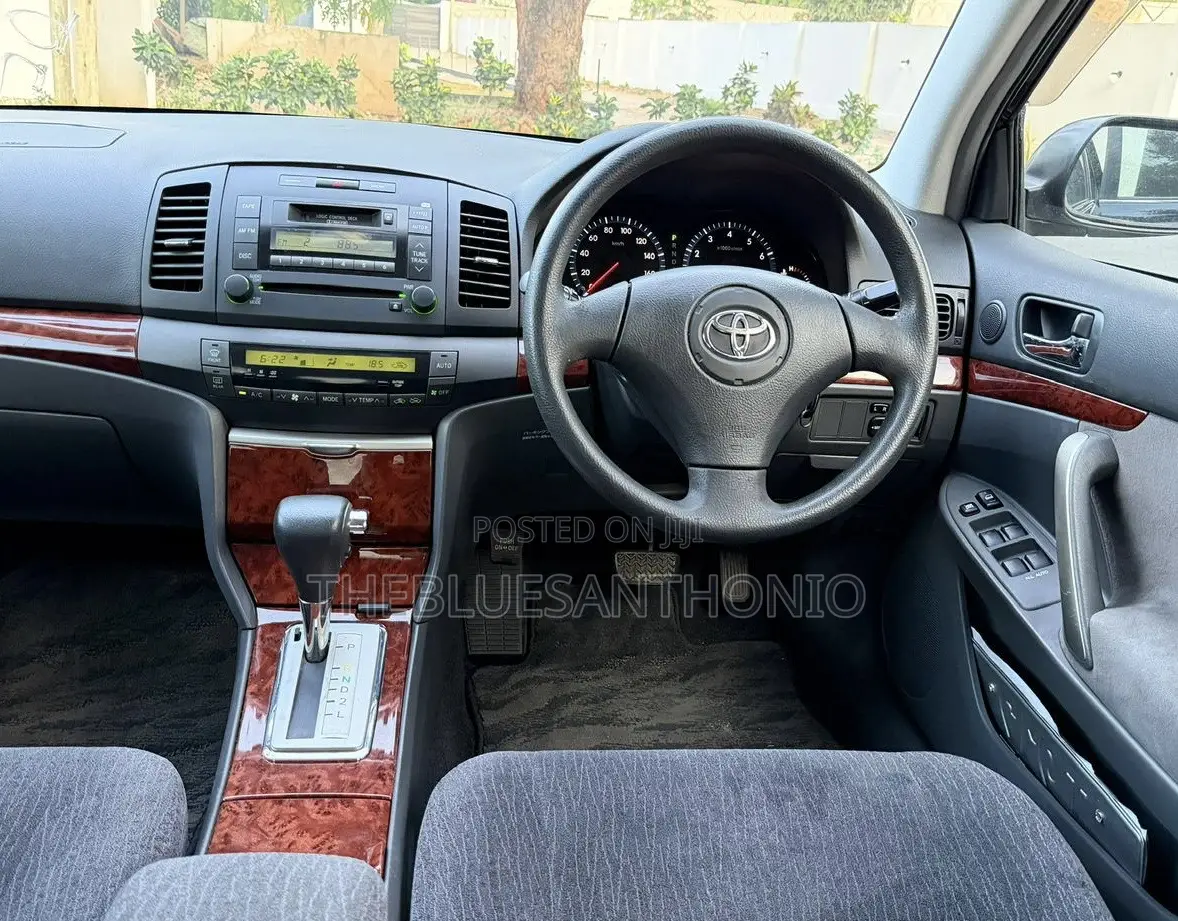 Toyota Premio 2005 Black