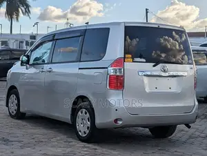 Toyota Noah 2008 Silver