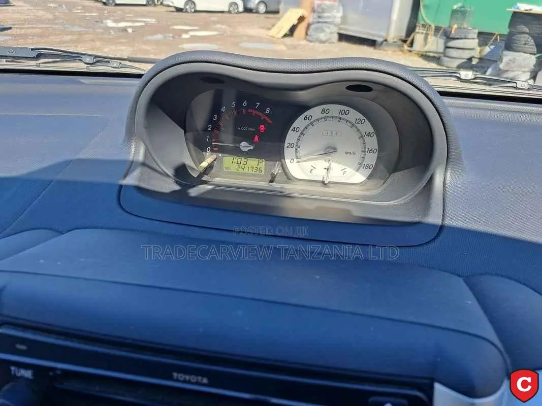 Toyota IST 2003 Silver