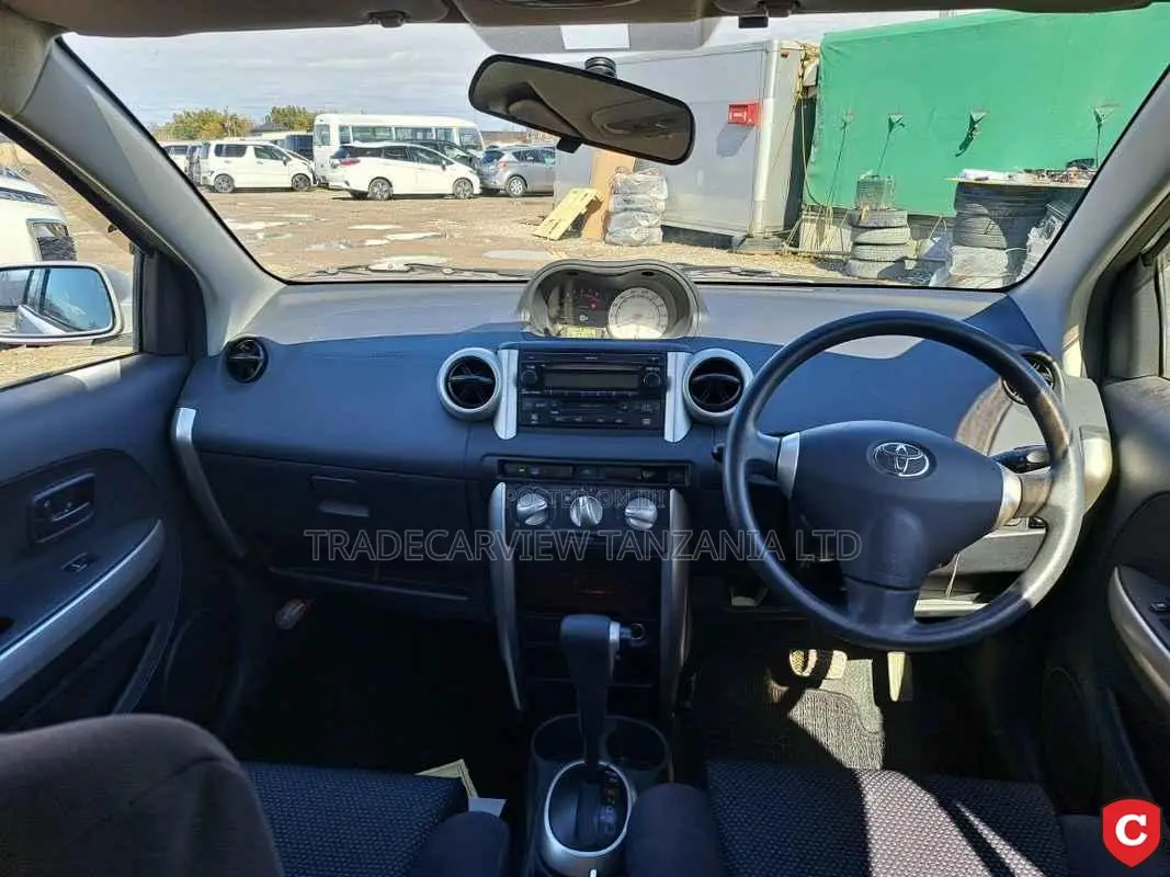 Toyota IST 2003 Silver