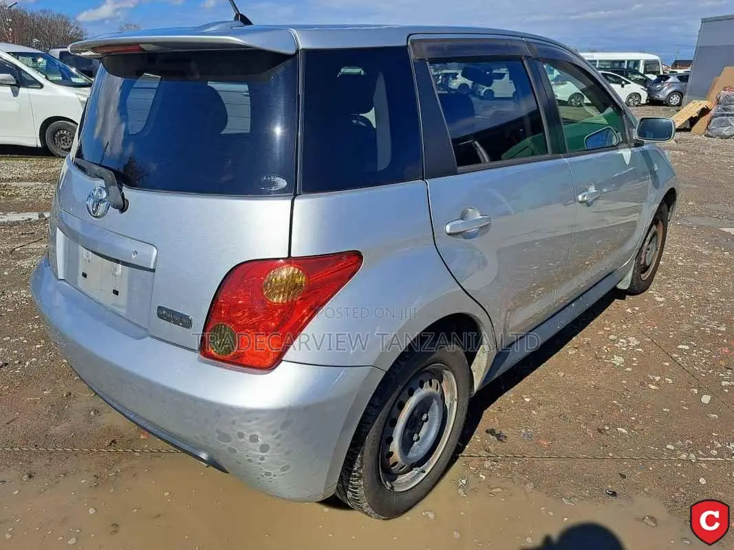 Toyota IST 2003 Silver