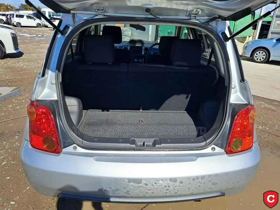 Toyota IST 2003 Silver