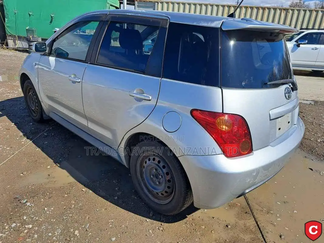 Toyota IST 2003 Silver