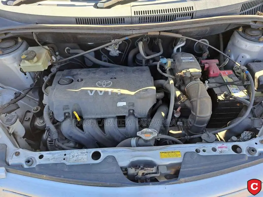 Toyota IST 2003 Silver