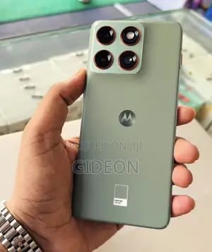 New Motorola Edge 70 512 GB Green