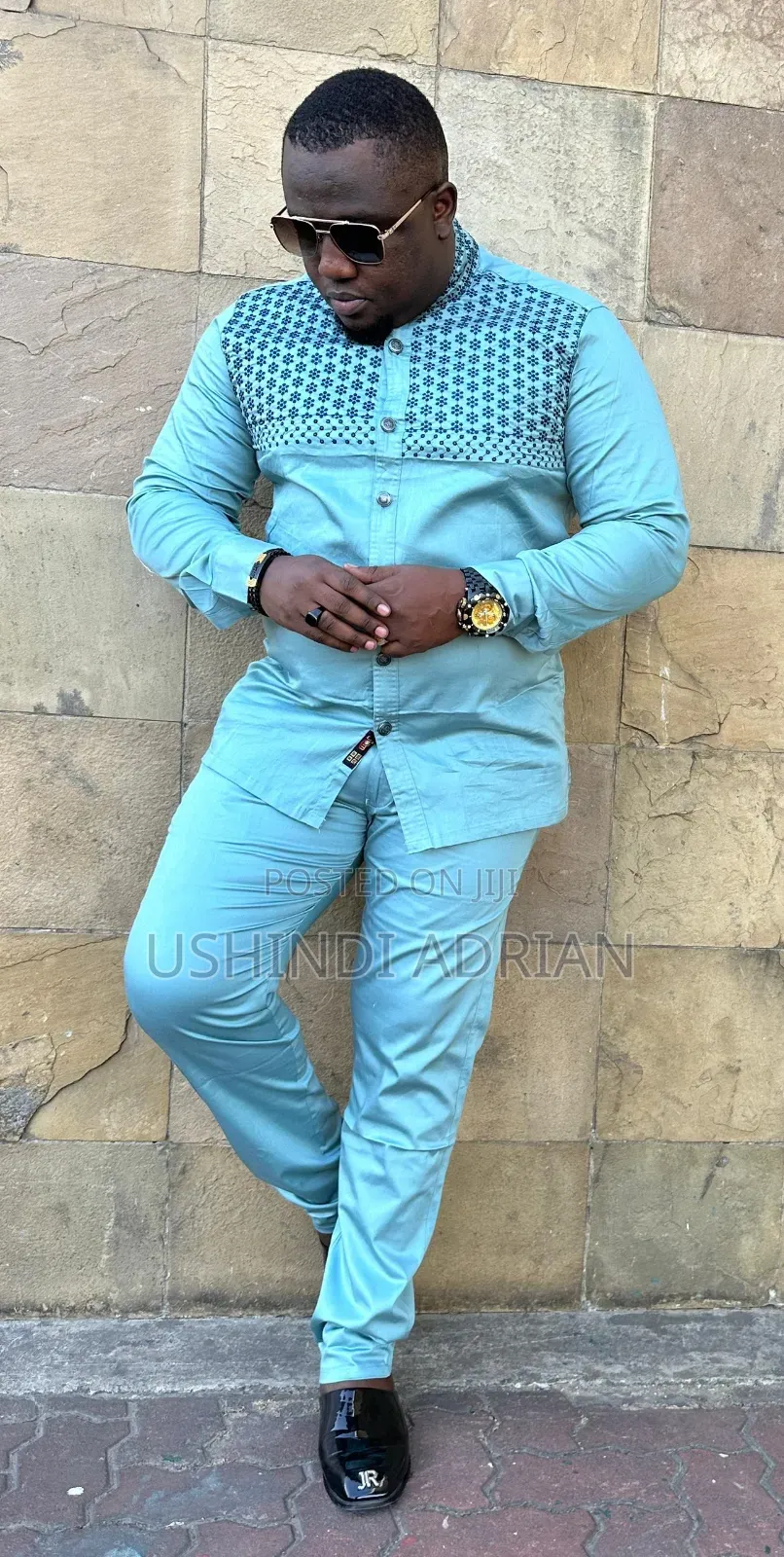 Full SetSize: Xl, 3xl, 4xl
Bei: 150,000