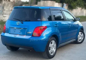 Toyota IST 2003 Blue