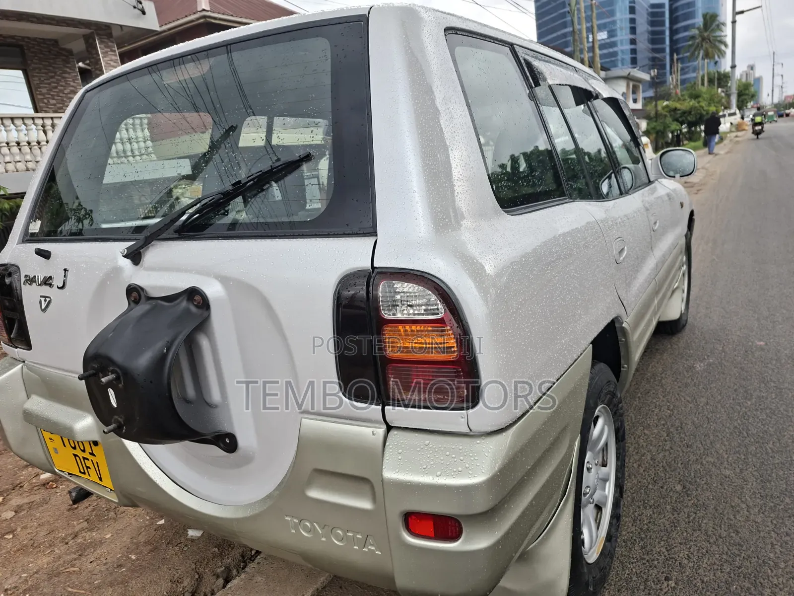 Toyota RAV4 1999 White