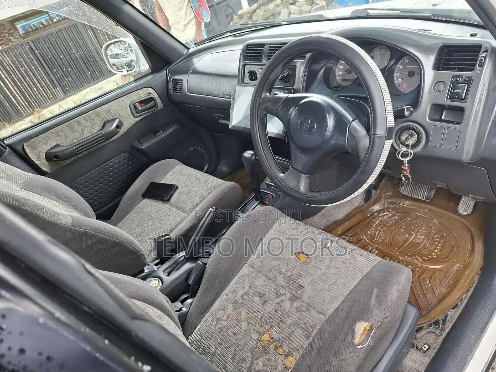 Toyota RAV4 1999 White