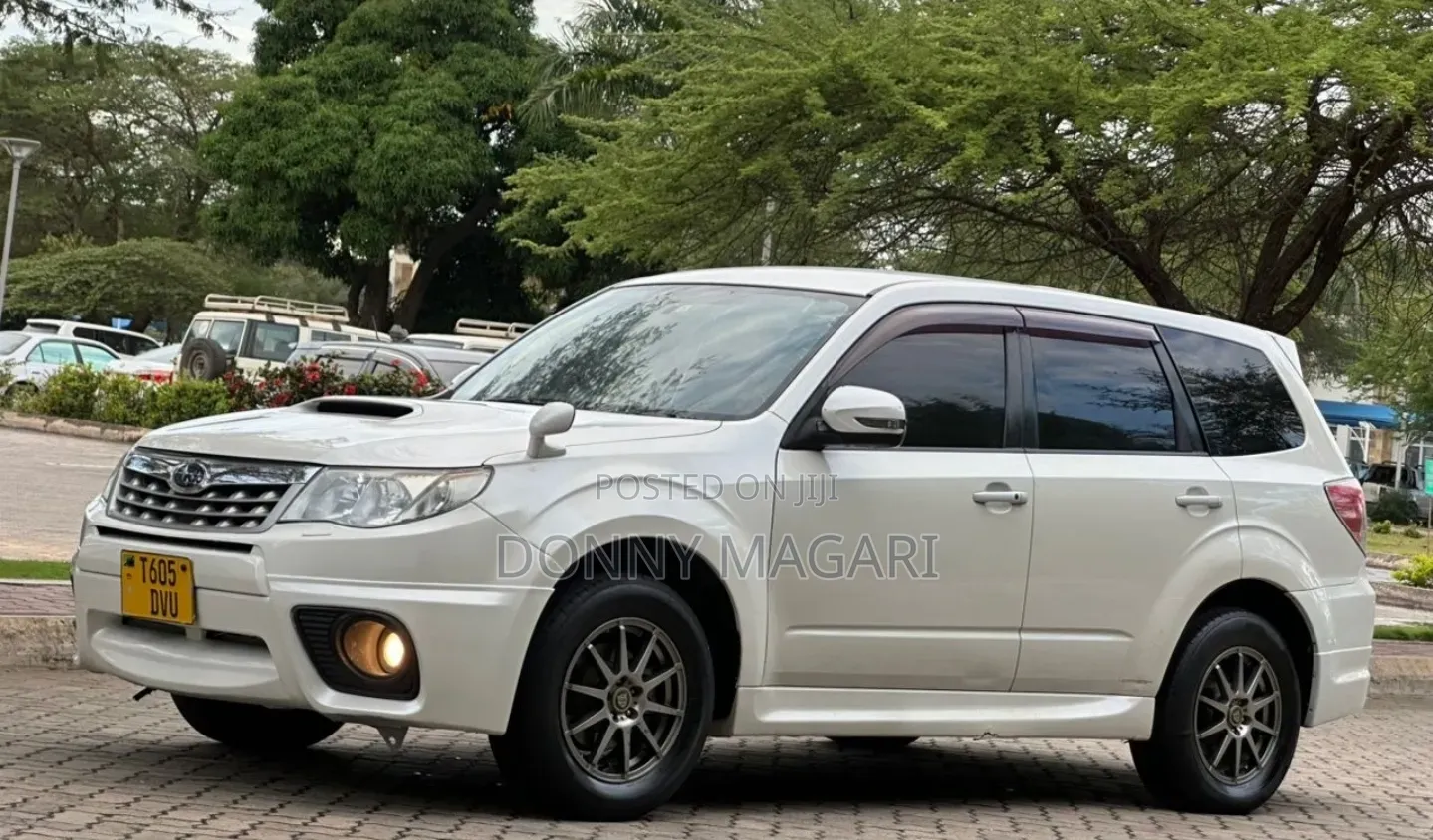 Subaru Forester 2.0D X 2012 White
