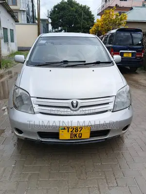 Toyota IST 2003 Silver