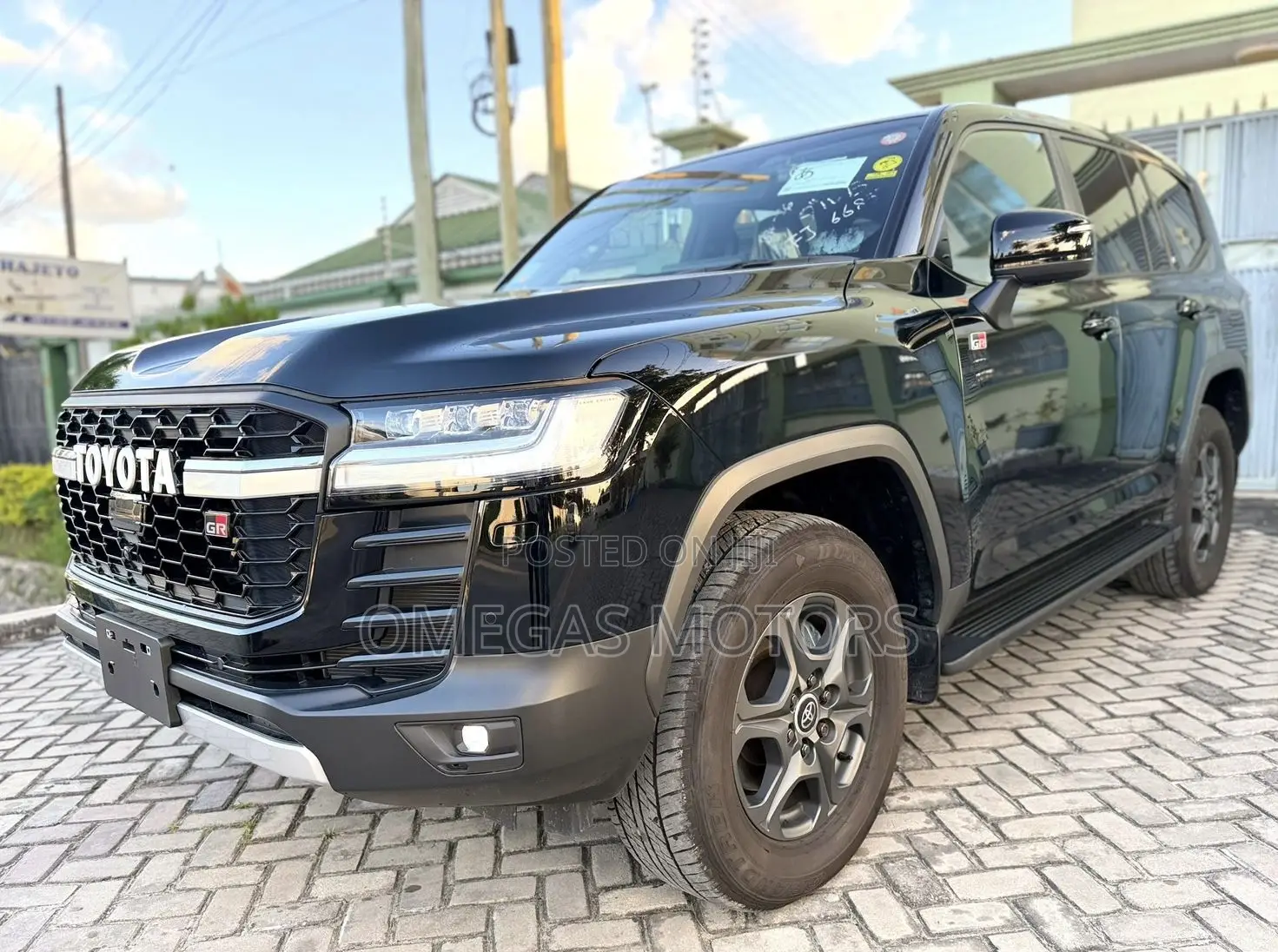 Toyota Land Cruiser LC300 2023 Black