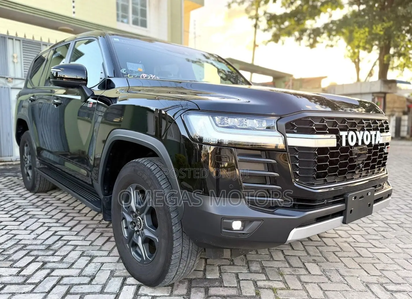 Toyota Land Cruiser LC300 2023 Black