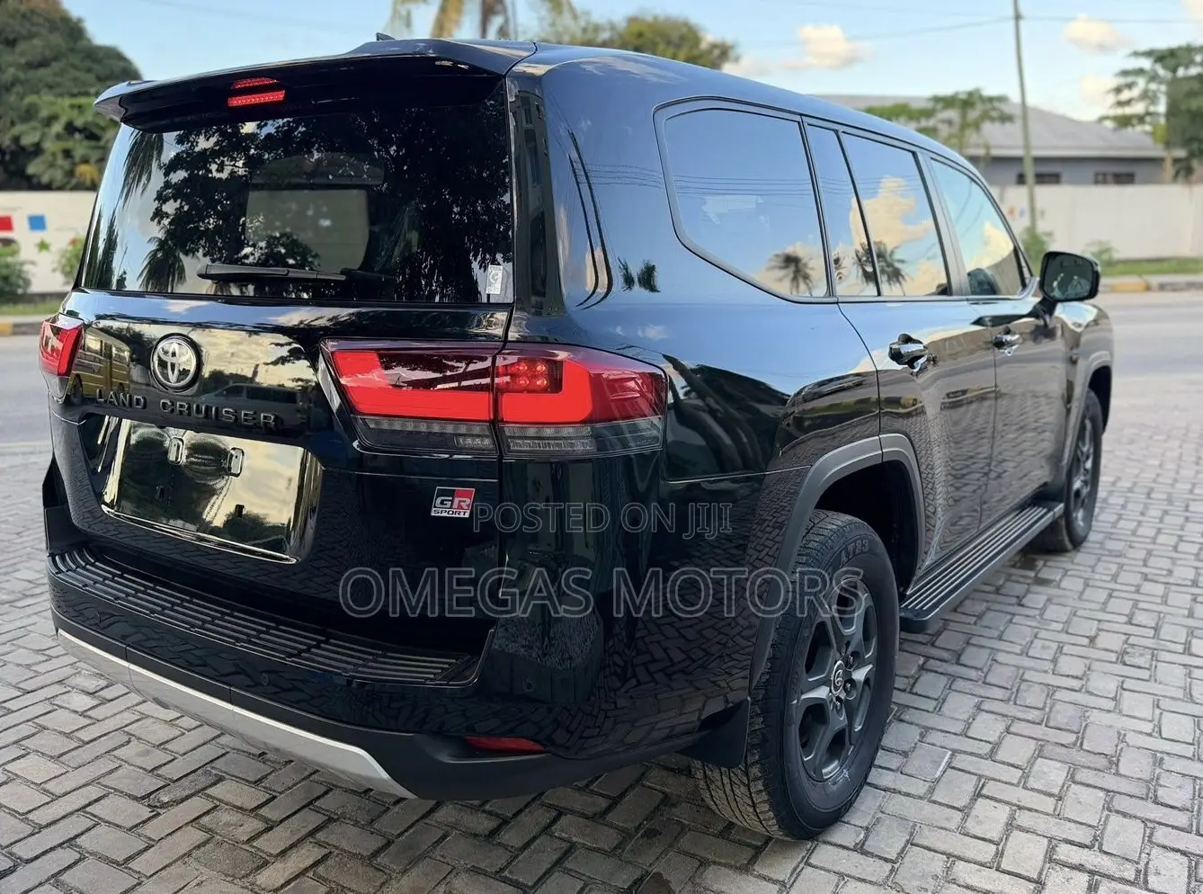 Toyota Land Cruiser LC300 2023 Black