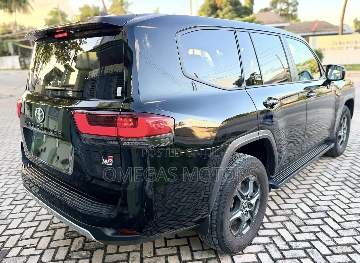 Toyota Land Cruiser LC300 2023 Black