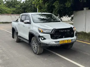 Toyota Hilux 2.8 Diesel 2020 White